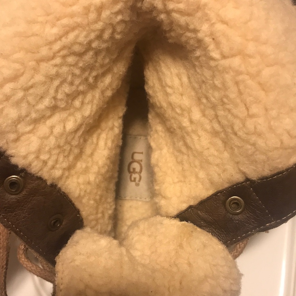 Ugg - Picture 6 of 6